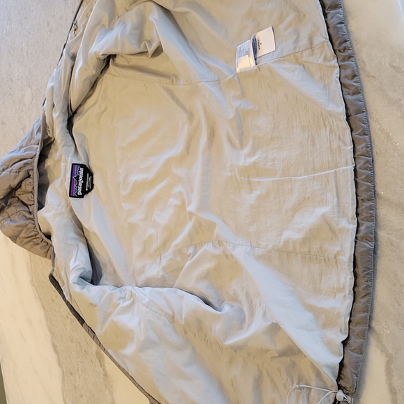 Women's Patagonia Nano Puff jacket, size M in gray - Picture 9 of 11